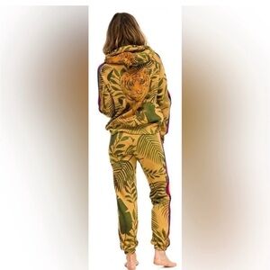 Aviator Nation Cozy Cream set